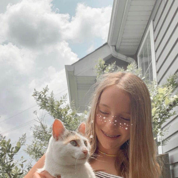 Meet your Posher, Allison - Picture 1 of 1